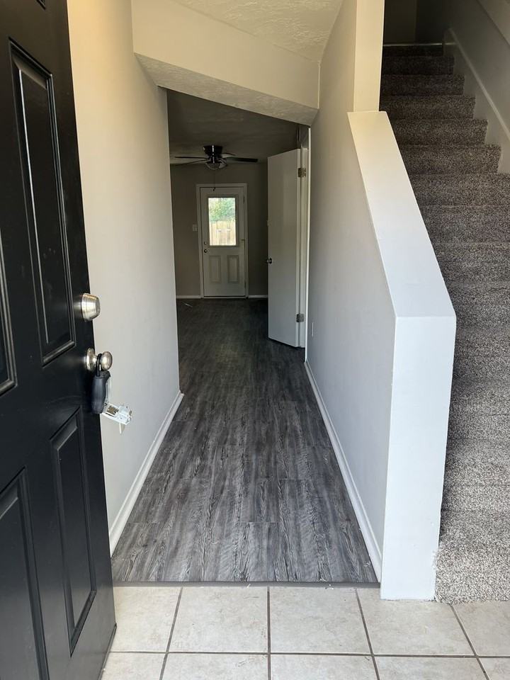 029 Petersburg Place Apartments - Photo 2 of 17