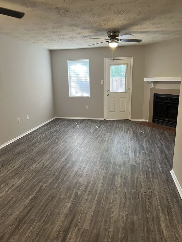 029 Petersburg Place Apartments - Photo 4 of 17