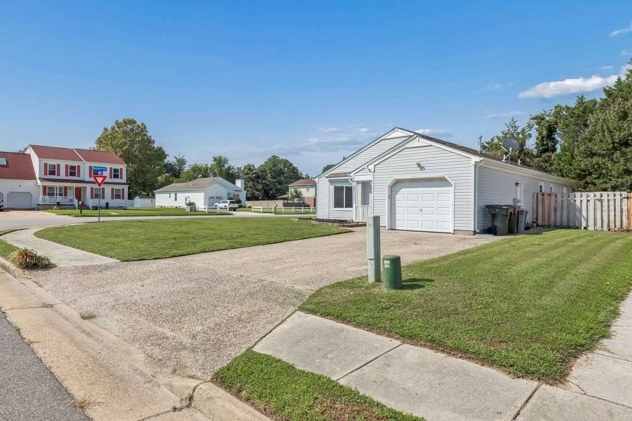 2 Hiram Crockett Ct - Photo 3 of 33