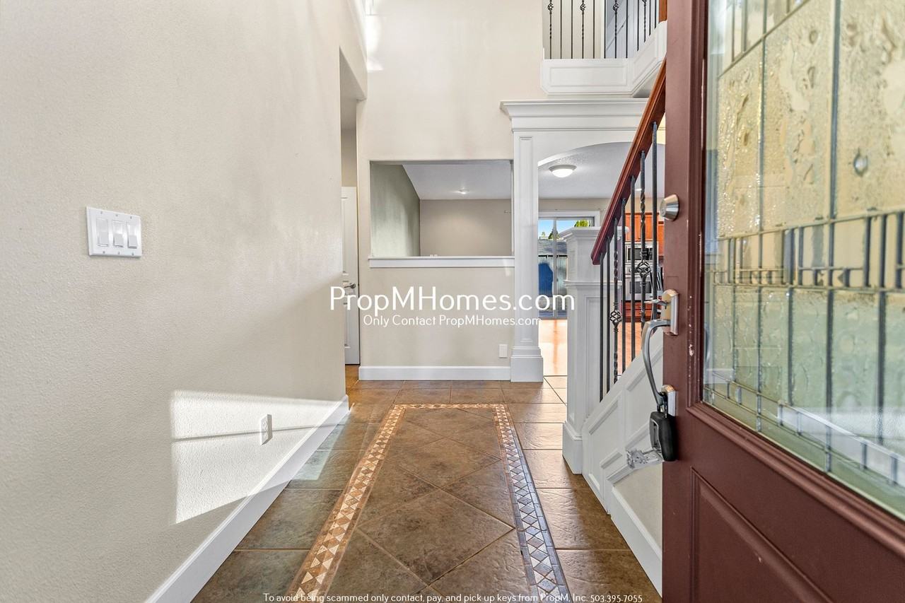 1134 Se 40th Ave - Photo 5 of 50