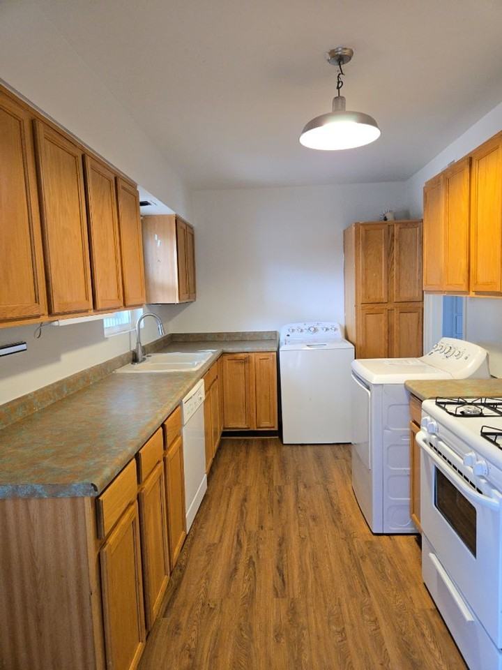 813 Palisades Dr Nw - Photo 3 of 13