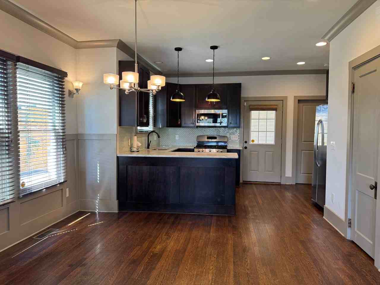 1707 Hillside Ave - Photo 4 of 31