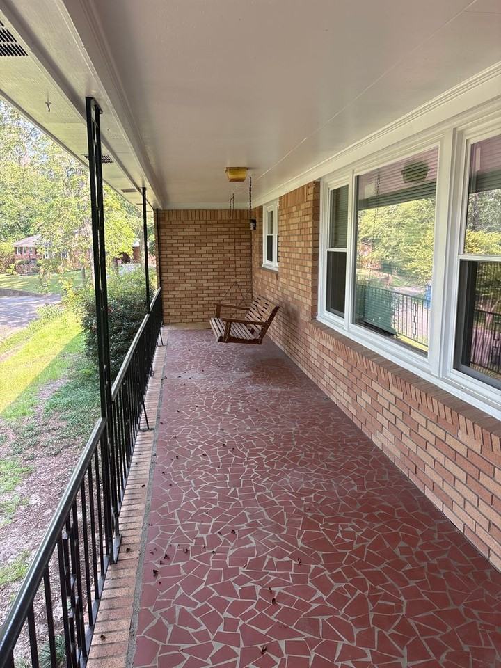 3820 Edinburgh Rd - Photo 3 of 17