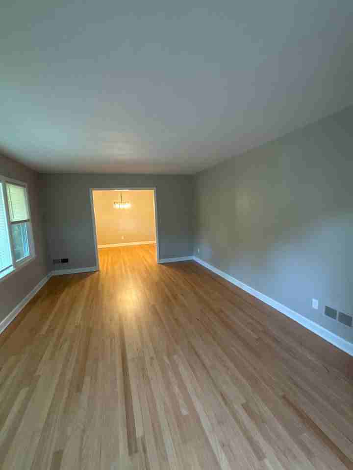 3820 Edinburgh Rd - Photo 4 of 17