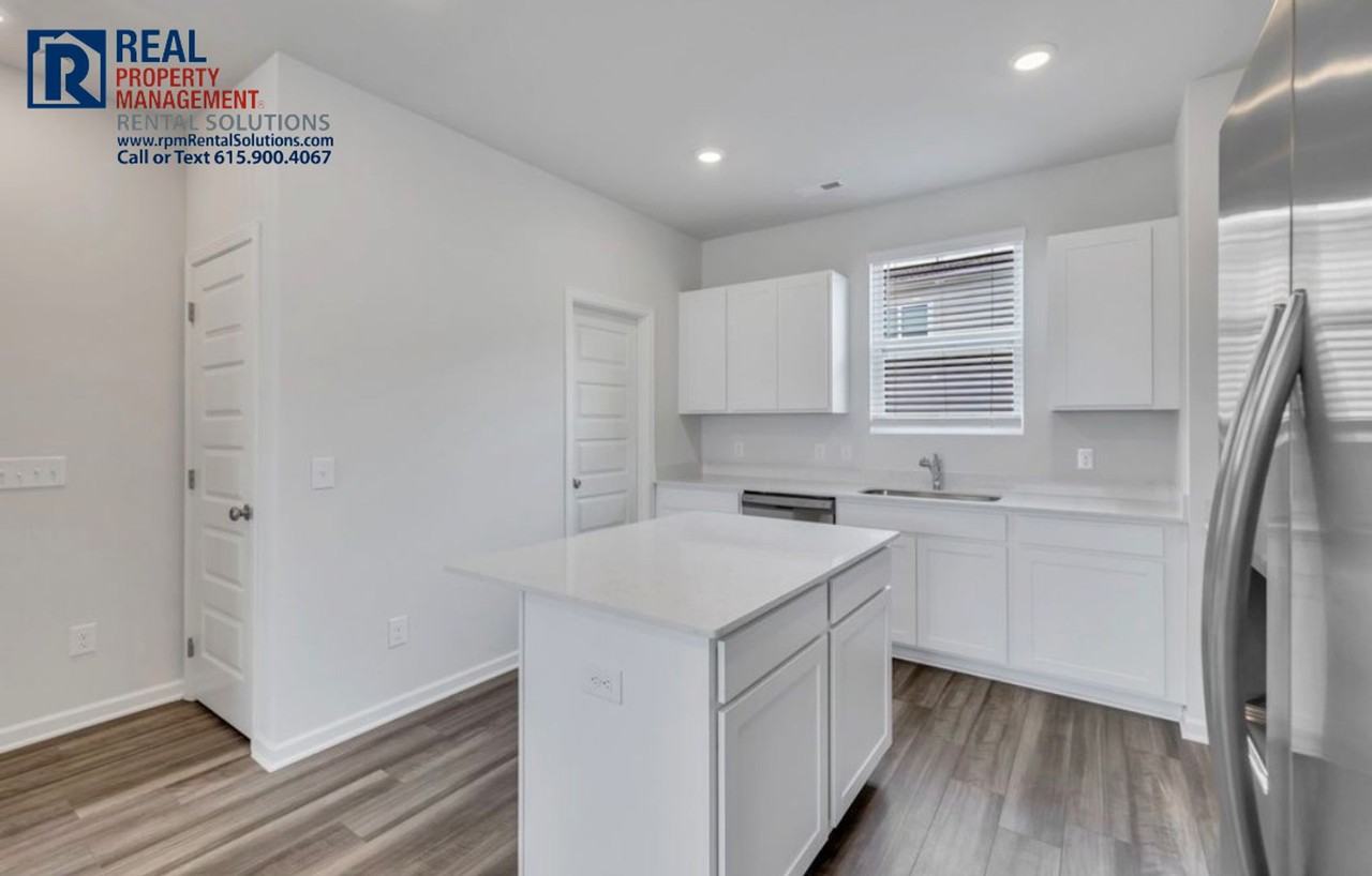 1005 Taylor Cir - Photo 7 of 25