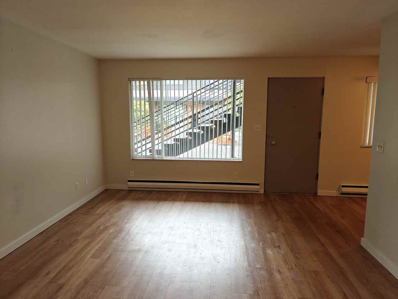 11521 26th Avenue Northeast #6 - Photo 3 of 8