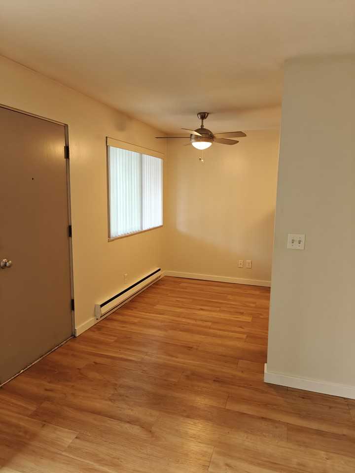 11521 26th Avenue Northeast #6 - Photo 2 of 8
