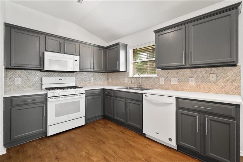 1416 Fort Lloyd Pl - Photo 4 of 21