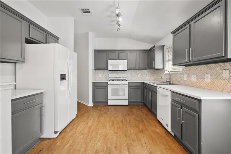 1416 Fort Lloyd Pl - Photo 6 of 21