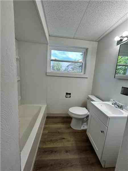 3915 Washington St #4 - Photo 6 of 7