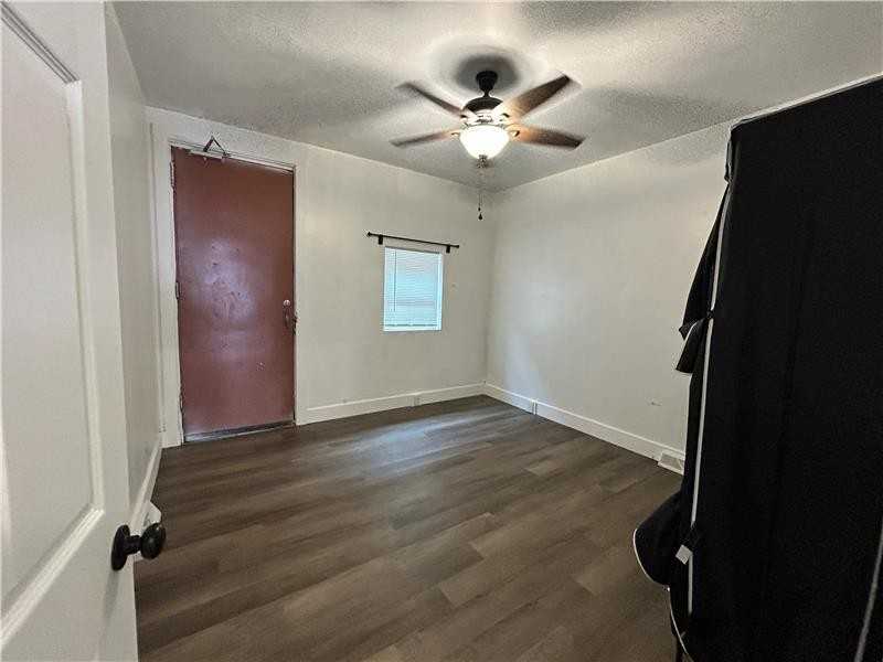 212 Main St - Photo 6 of 9