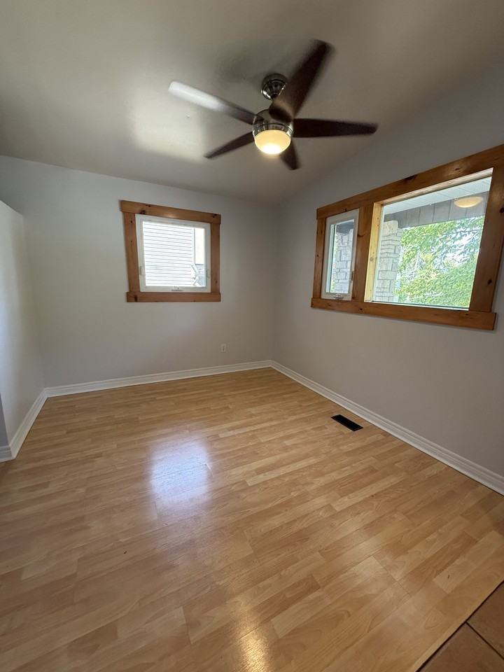 844 Norton Avenue - Photo 3 of 12