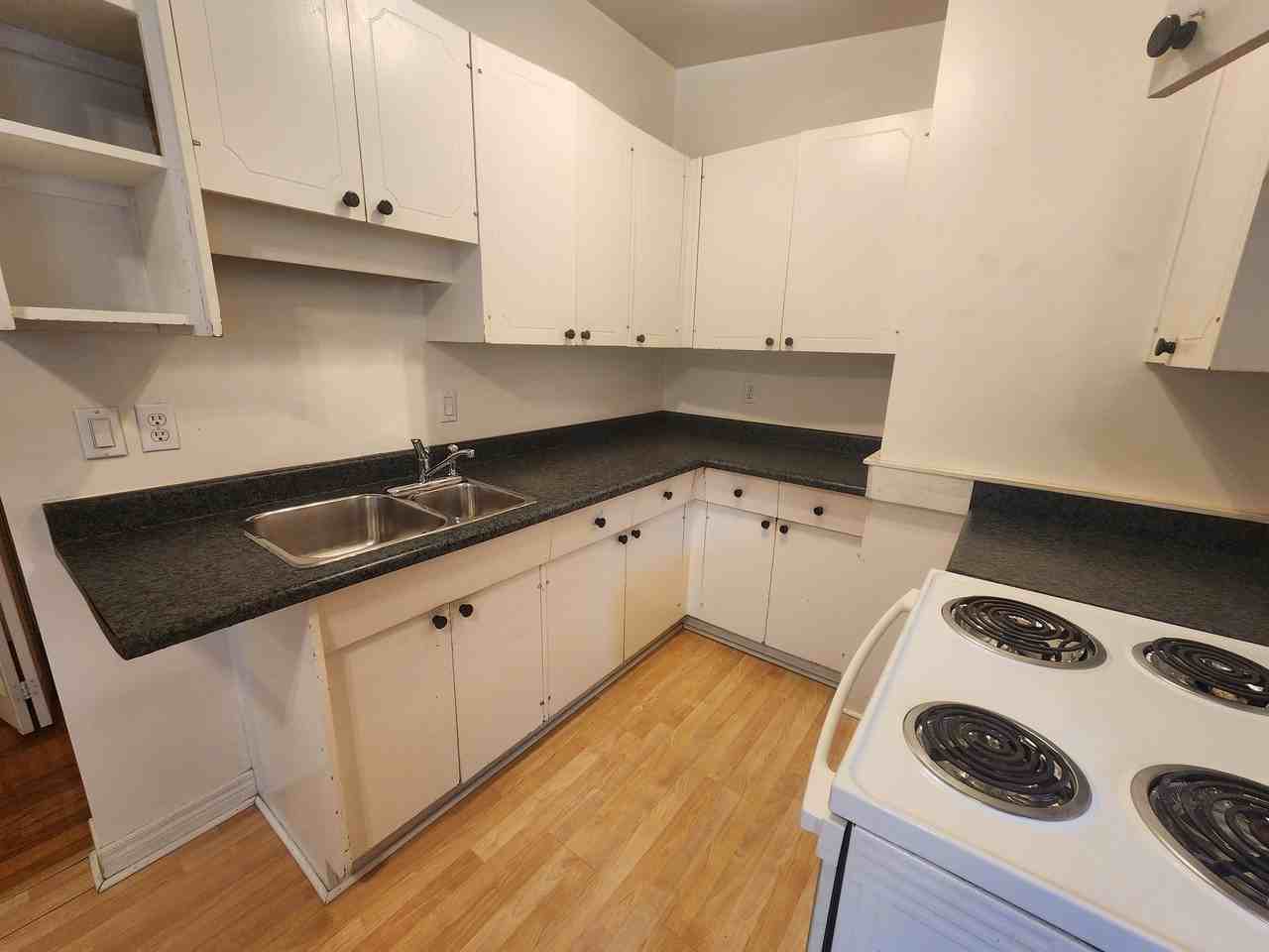 844 Norton Avenue - Photo 6 of 12