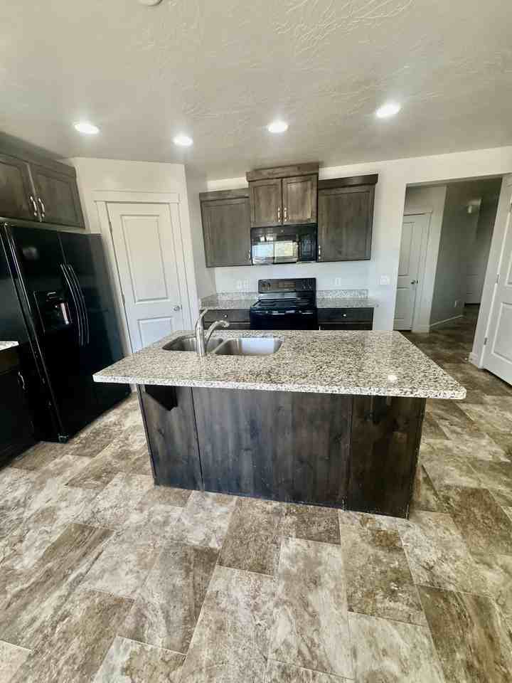 3104 S Relic Ridge Dr #1 - Photo 2 of 20
