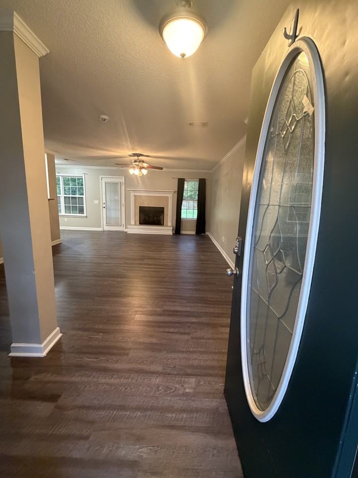 306 Carson St Ne #1 - Photo 2 of 10