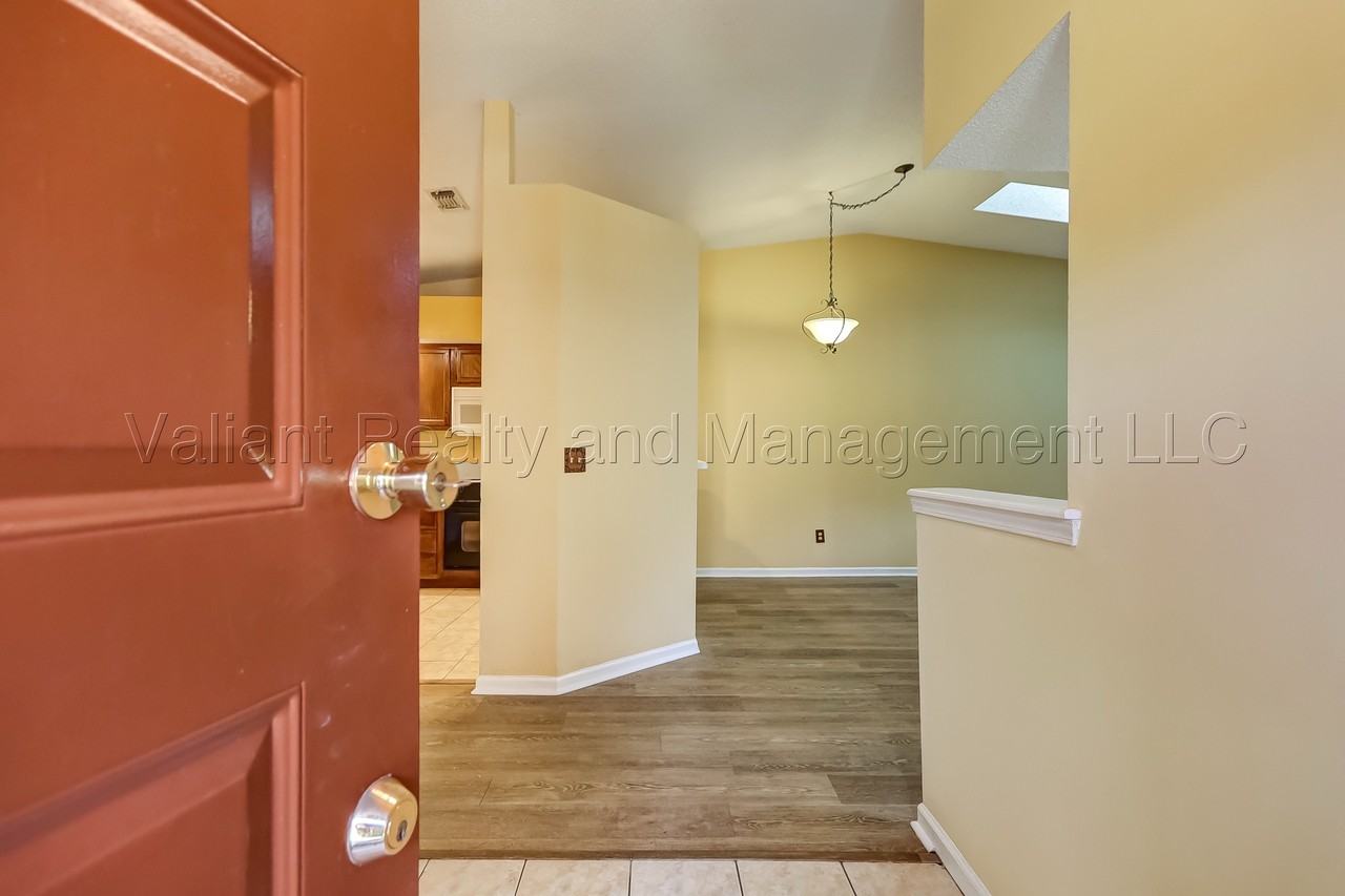 3476 Raymur Villa Dr #1 - Photo 5 of 32