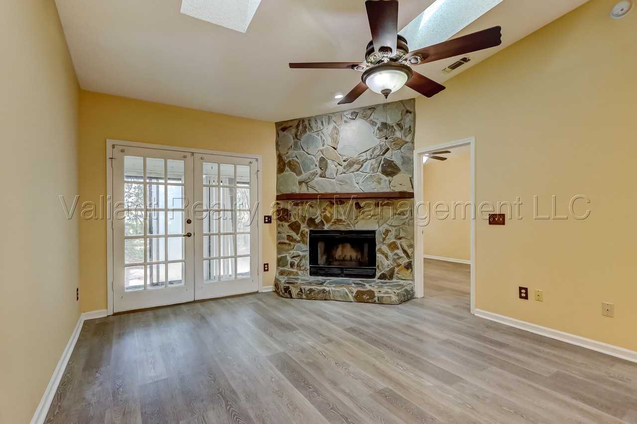 3476 Raymur Villa Dr #1 - Photo 7 of 32