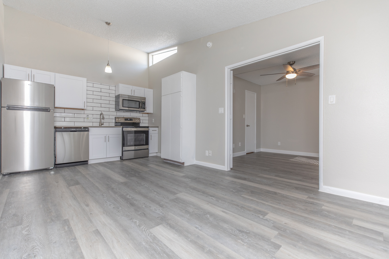 Avion on Glendale - Photo 2 of 30