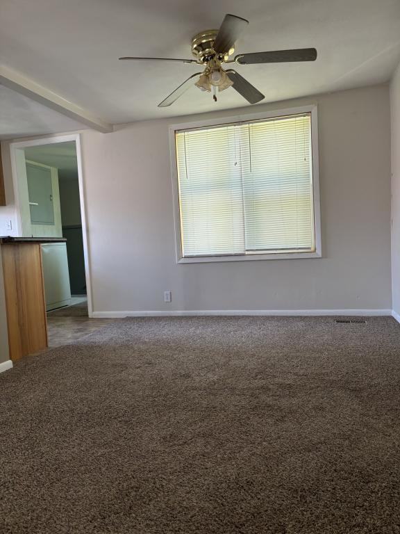 521 Freimuth Ave - Photo 3 of 9