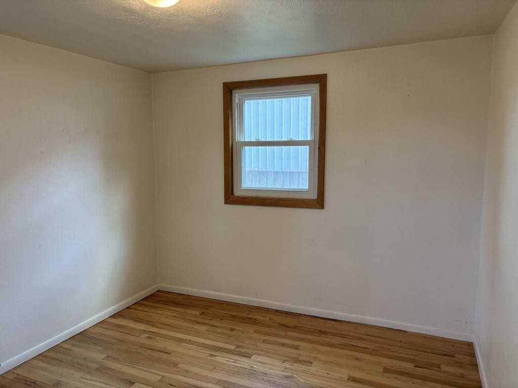 521 Freimuth Ave - Photo 7 of 9