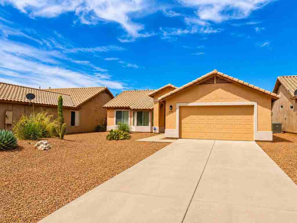 970 S Desert Sunset Dr - Photo 2 of 12
