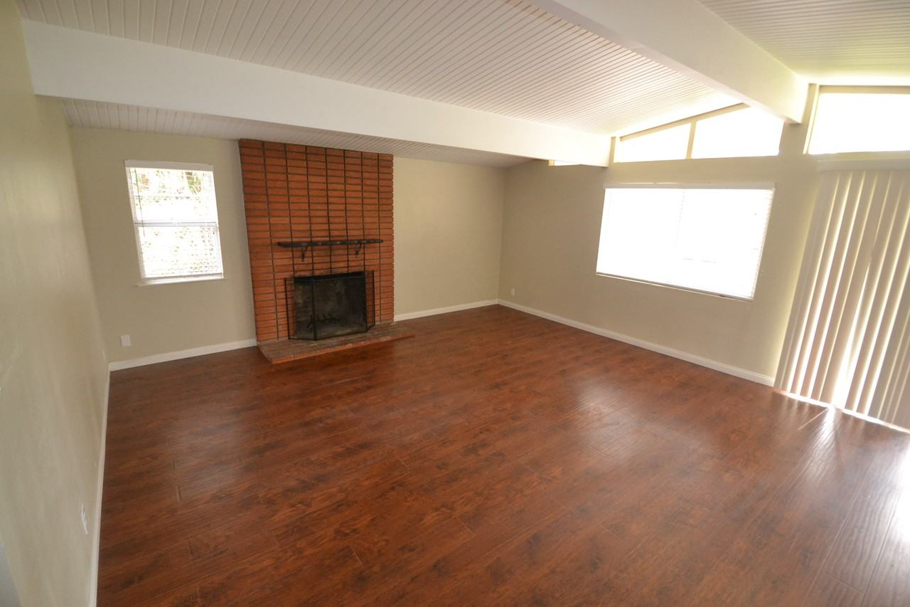 2625 Las Casas Way - Photo 2 of 10