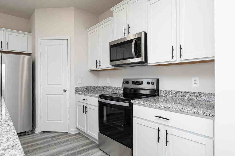 146 Howell Dr - Photo 7 of 15