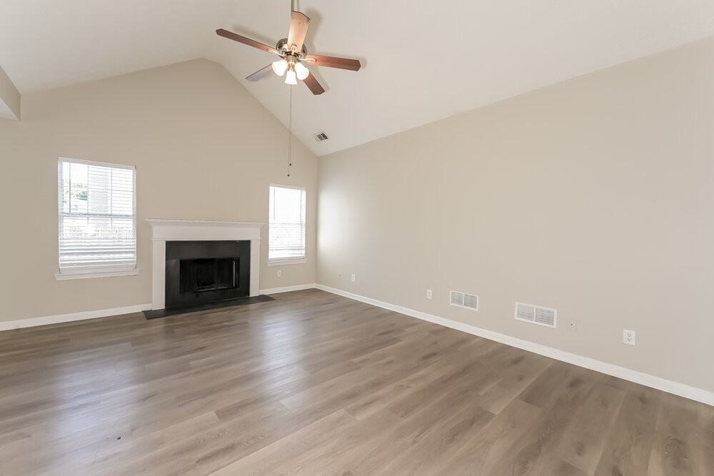 2167 Mulberry Ln - Photo 4 of 17