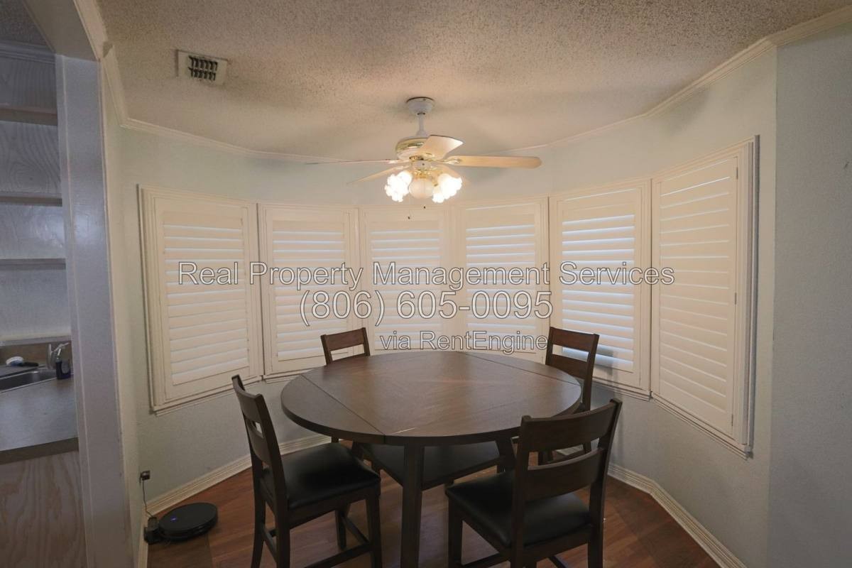 2827 23rd St - Photo 2 of 9
