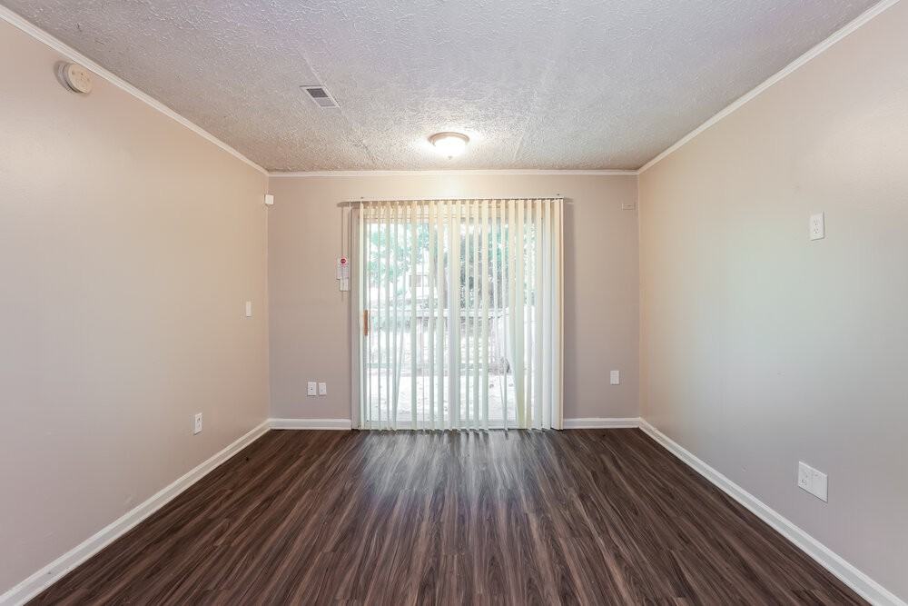 2743 Argyle Dr Nw - Photo 4 of 16
