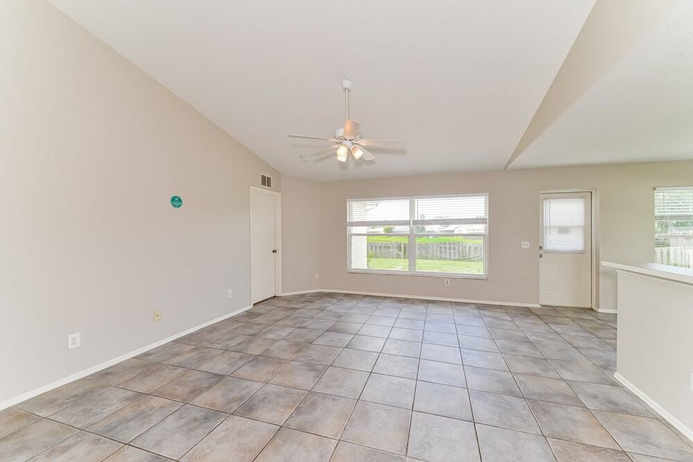 11782 Shirburn Cir - Photo 3 of 16