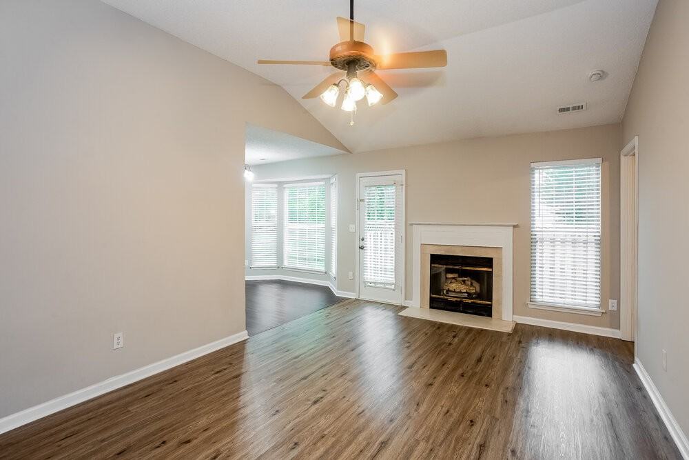 10342 Battle Ct - Photo 6 of 19