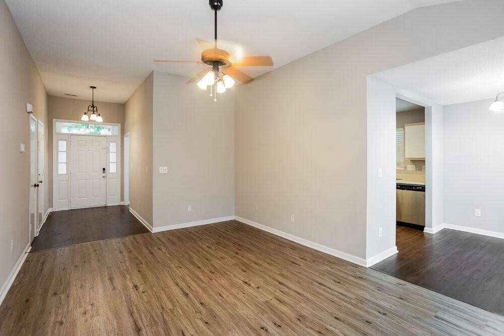 10342 Battle Ct - Photo 7 of 19