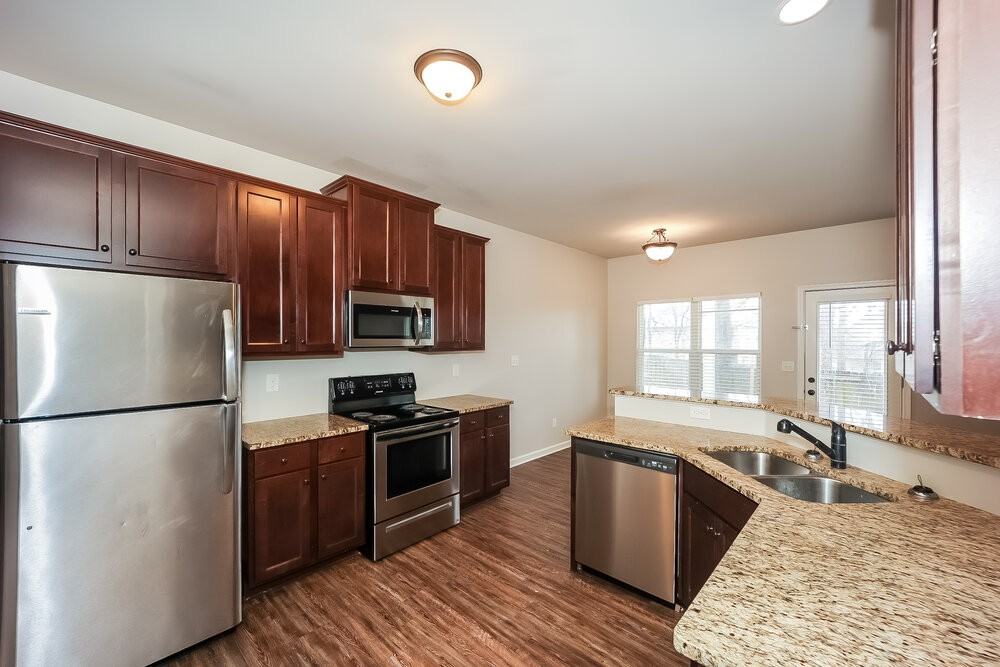1847 Simmons Ln - Photo 6 of 16