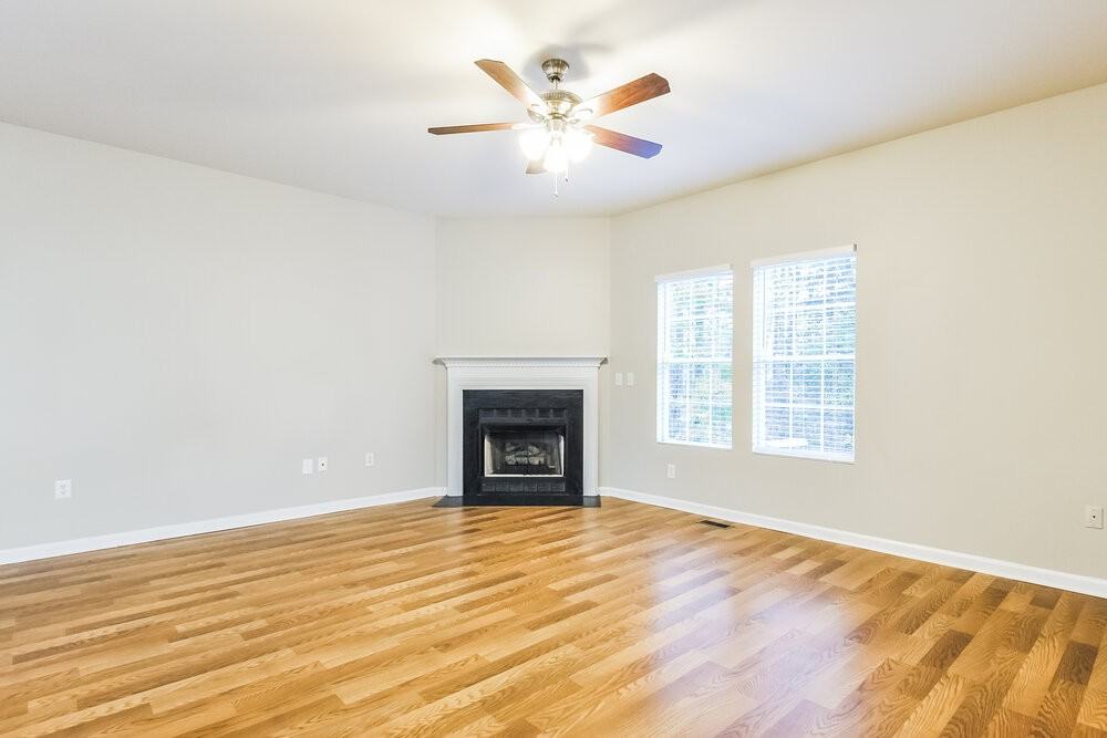 705 Marjam Ln - Photo 2 of 15