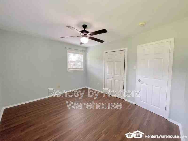 3308 Hornsea Rd - Photo 5 of 46
