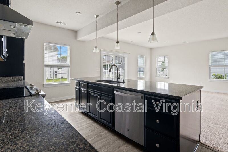 125 Asbury Way - Photo 6 of 27