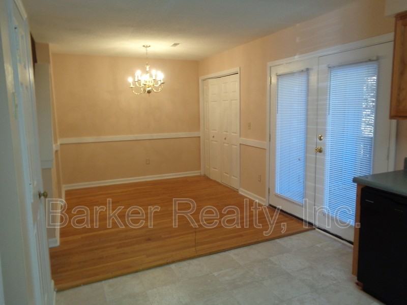 4360 Hunters Club Dr - Photo 4 of 10