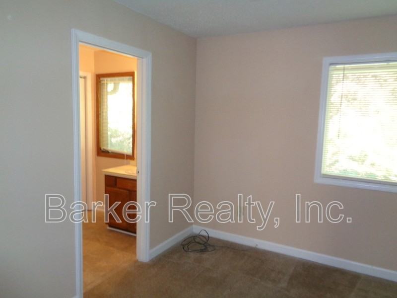4360 Hunters Club Dr - Photo 7 of 10