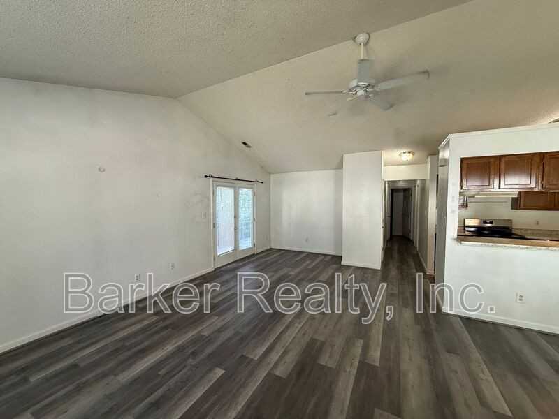 2925 Golden Oak Ct - Photo 3 of 11