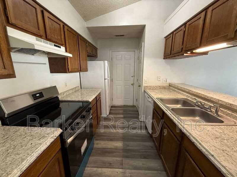 2925 Golden Oak Ct - Photo 4 of 11