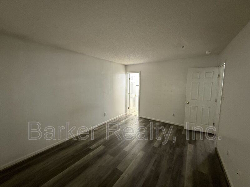 2925 Golden Oak Ct - Photo 6 of 11