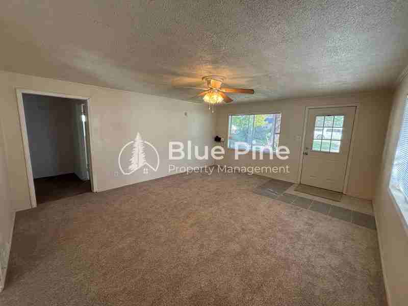 730 10th St - Photo 3 of 14