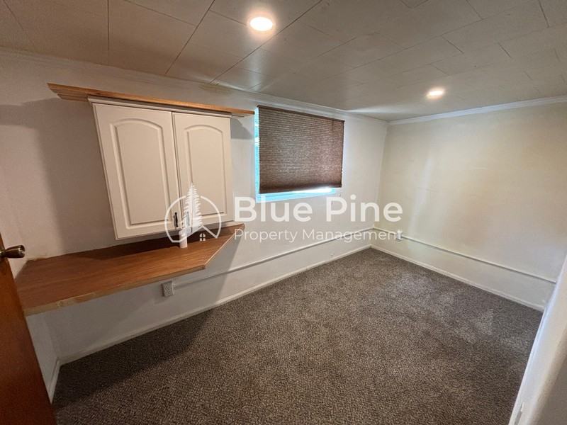 730 10th St - Photo 7 of 14