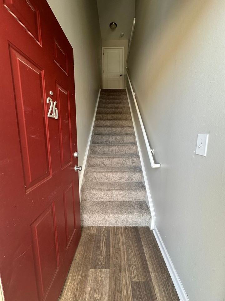 Trafalgar Pointe Apartments - Photo 3 of 39