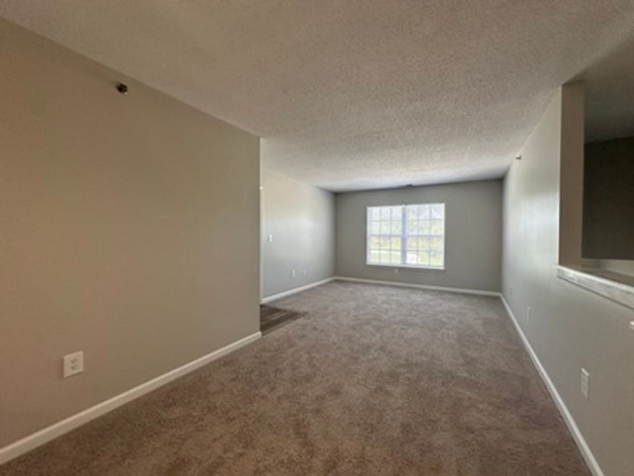 Trafalgar Pointe Apartments - Photo 5 of 39