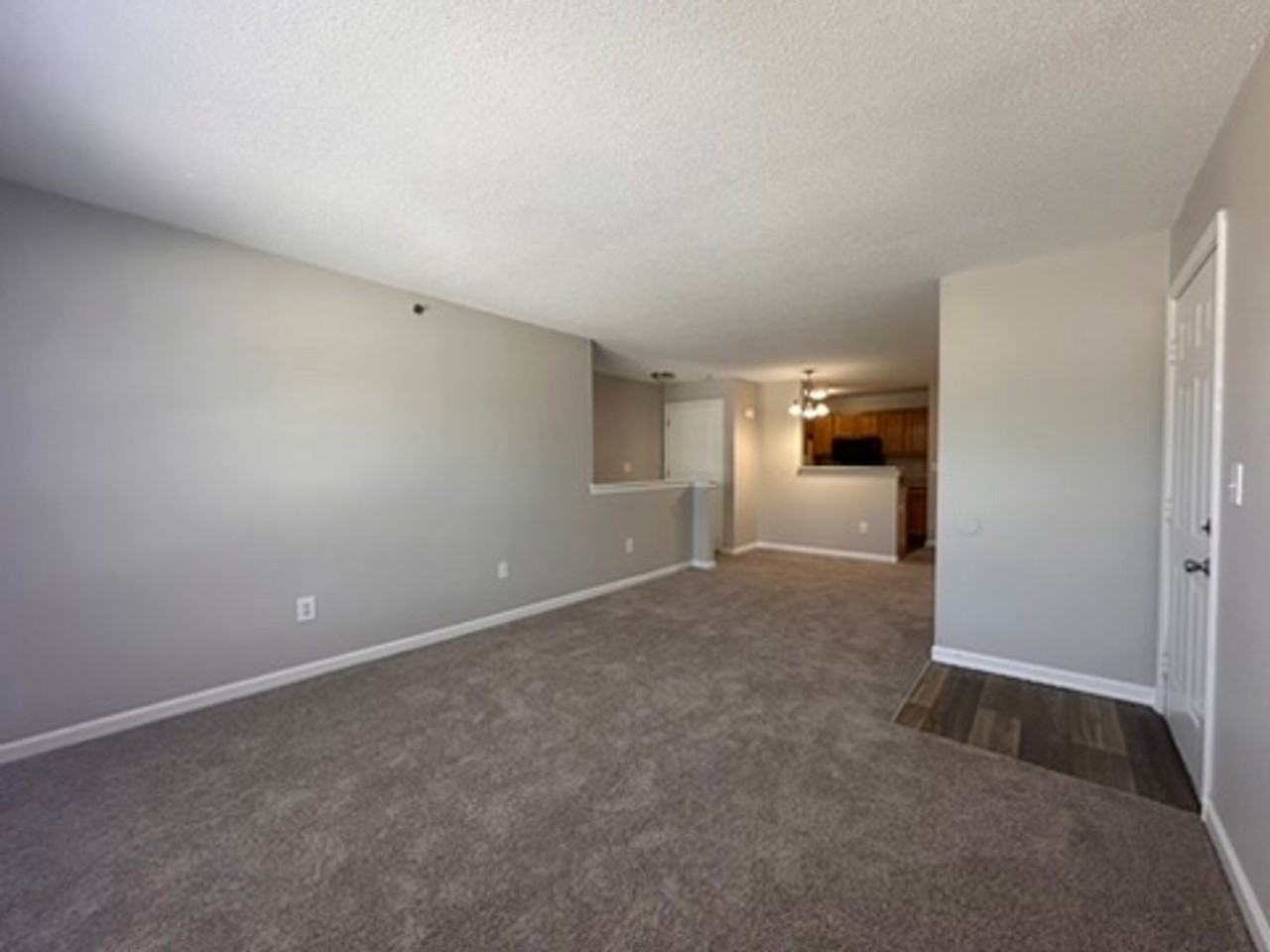 Trafalgar Pointe Apartments - Photo 7 of 39