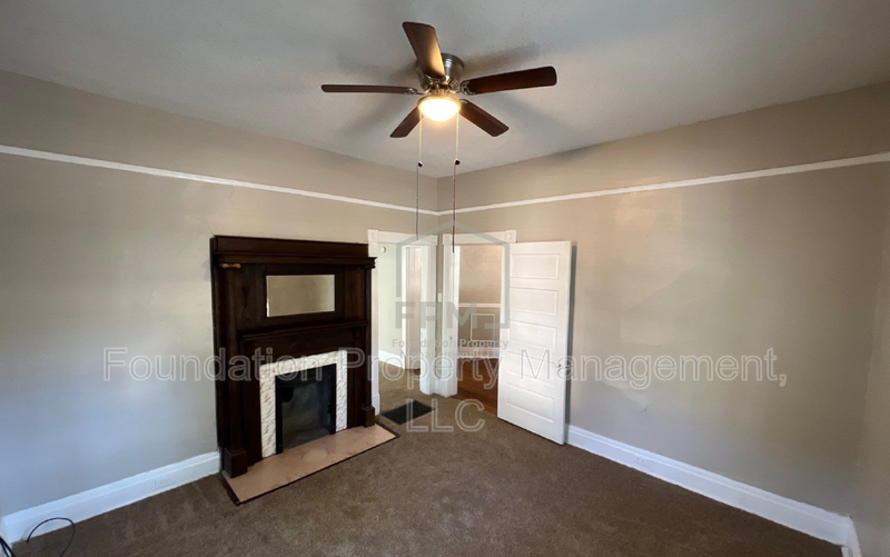 2104 Court Ave - Photo 5 of 12