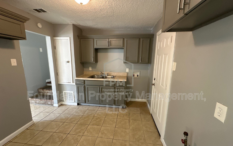 4503 Beacon Hill Dr - Photo 3 of 12