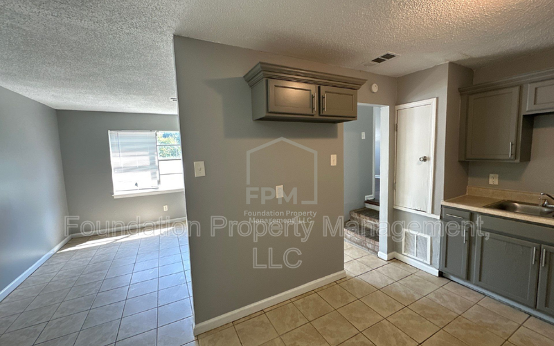 4503 Beacon Hill Dr - Photo 4 of 12